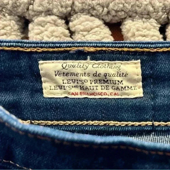 Levi’s Premium 721 Highrise Skinny - Picture 2 of 6